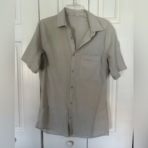 Lululemon Men's gray Short Sleeve Shirt